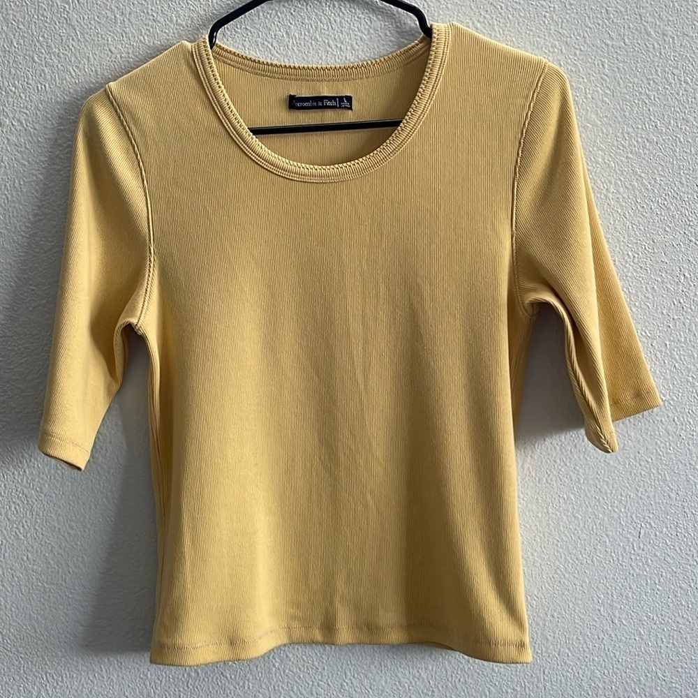 Abercrombie & Fitch 3/4 Sleeve Mustard Yellow T-Shirt Size L